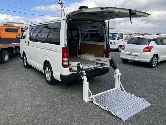 TOYOTA HIACE van 4WD 2016