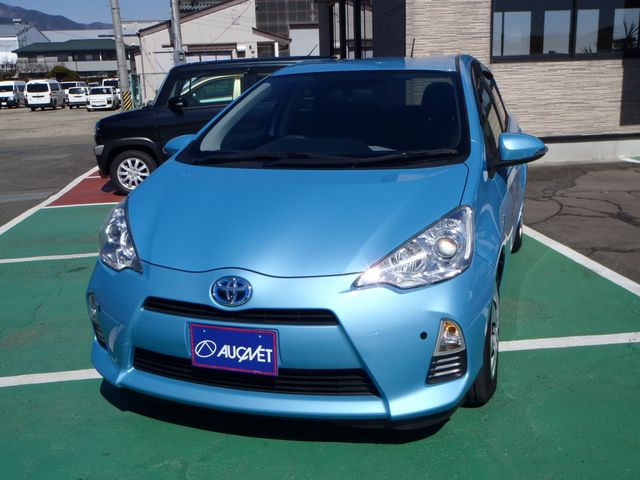 TOYOTA AQUA 2013