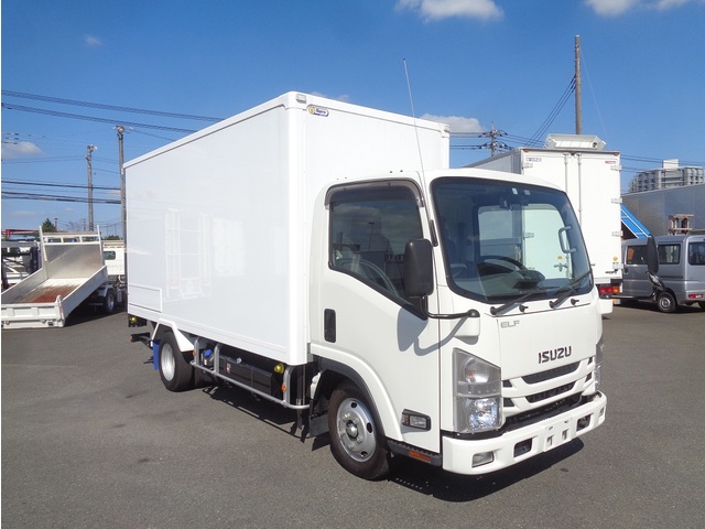 Isuzu ELF 2020