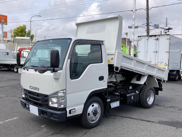 Isuzu ELF 2023