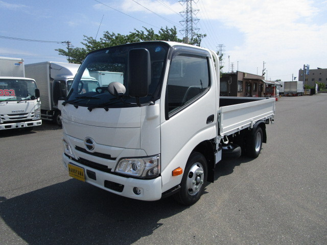 Hino DUTRO 2023