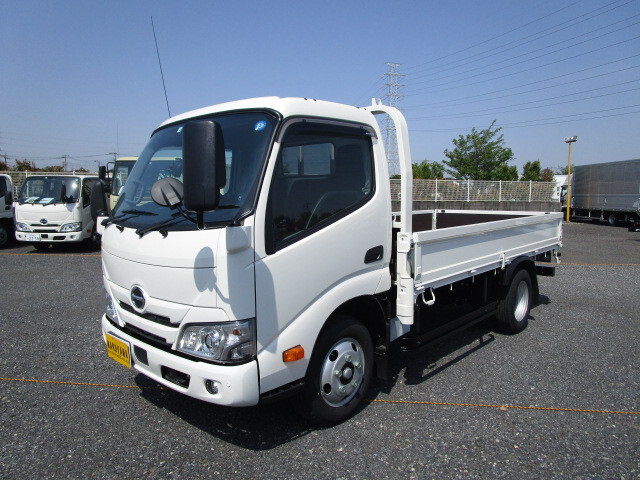 Hino DUTRO 2023