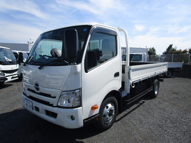 Hino DUTRO 2023