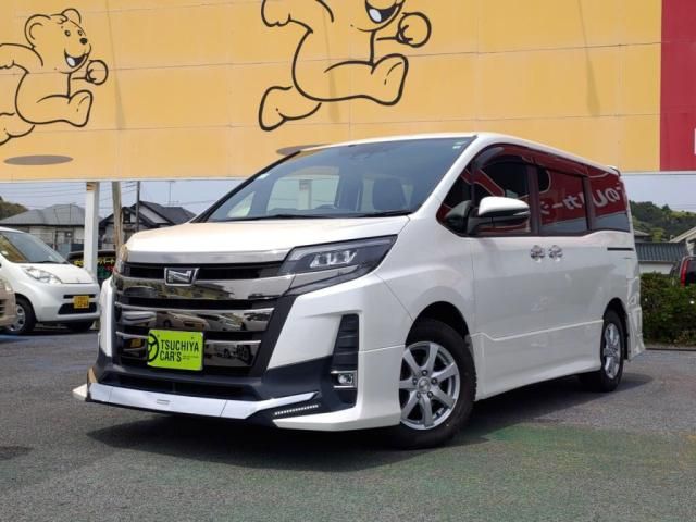 TOYOTA NOAH 2018