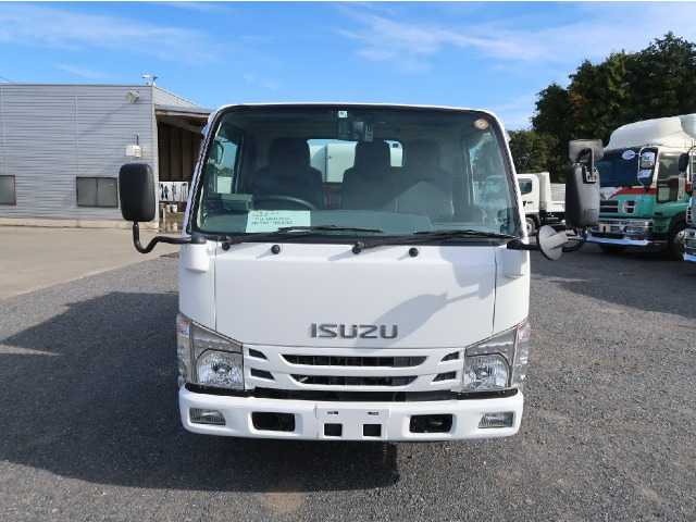 Isuzu ELF 2016