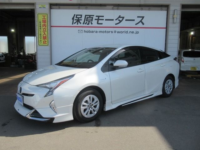 TOYOTA PRIUS 4WD 2018