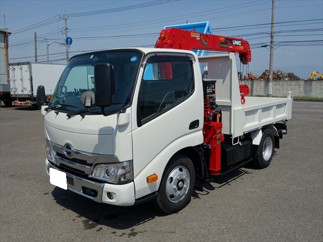 Hino DUTRO 2023