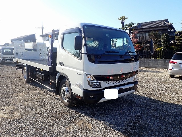 Mitsubishi CANTER 2023