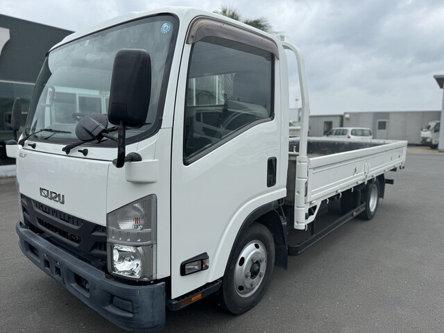 Isuzu ELF 2017