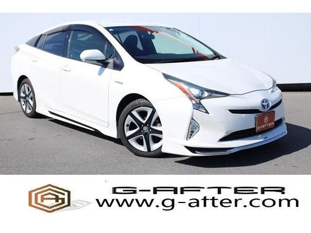 TOYOTA PRIUS 2016