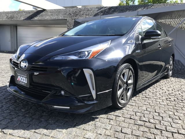 TOYOTA PRIUS 2019