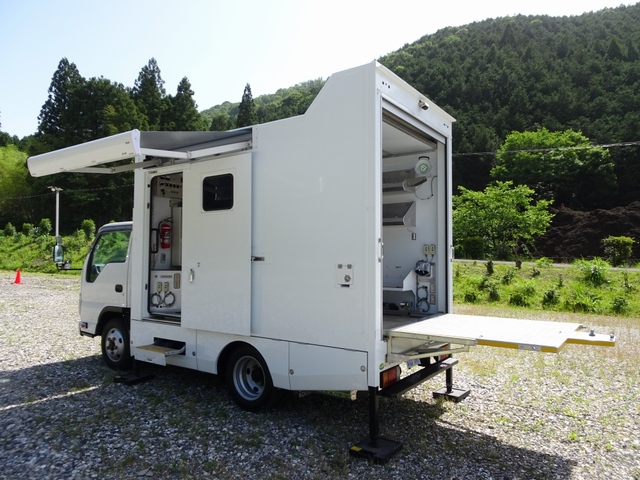 Isuzu ELF 2010