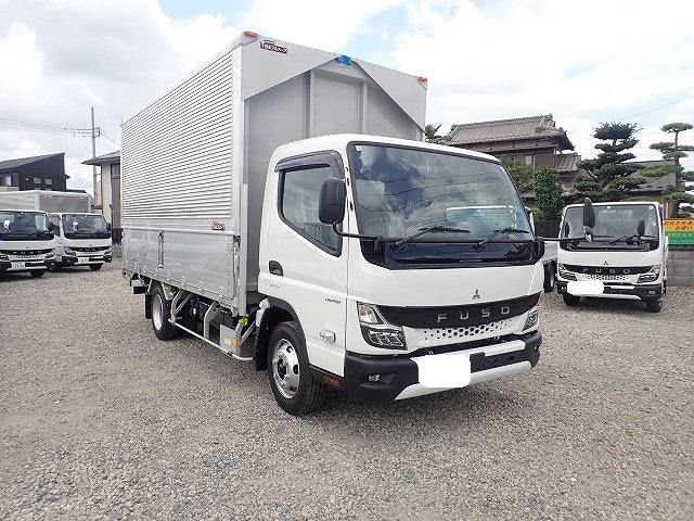 Mitsubishi CANTER 2023