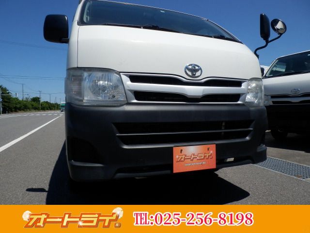 TOYOTA HIACE van 4WD 2013