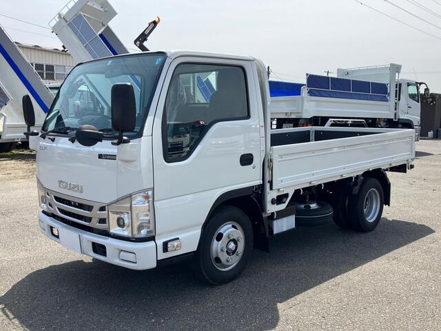 Isuzu ELF 2023