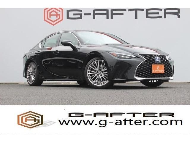 TOYOTA LEXUS IS300h 2021