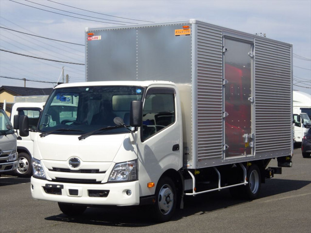 Hino DUTRO 2022