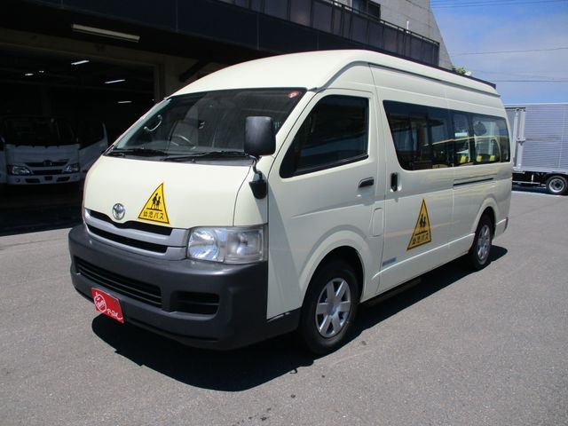 TOYOTA HIACE COMMUTER 4WD 2008