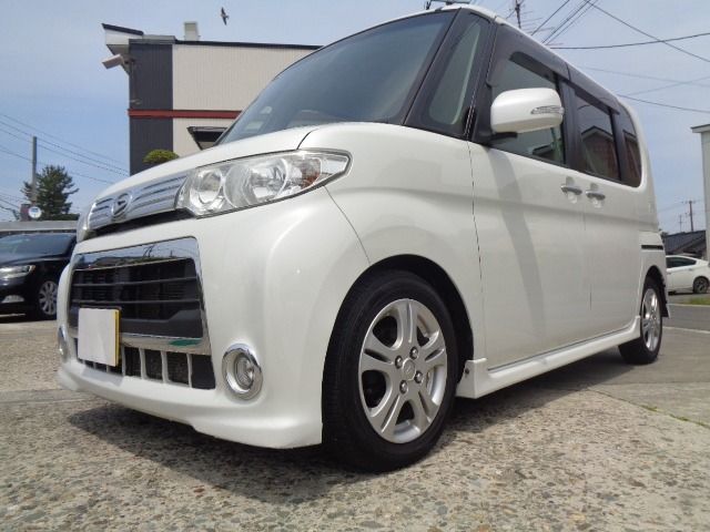 DAIHATSU TANTO CUSTOM 2011