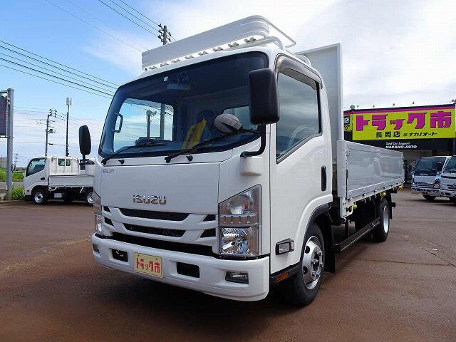 Isuzu ELF 2018