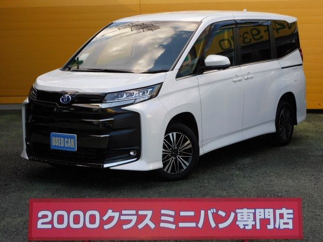 TOYOTA NOAH HYBRID 4WD 2022