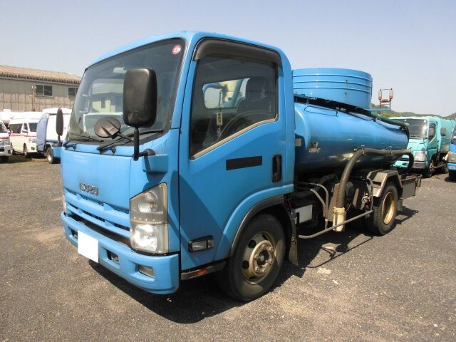 Isuzu ELF 2012