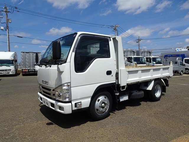 Isuzu ELF 2022