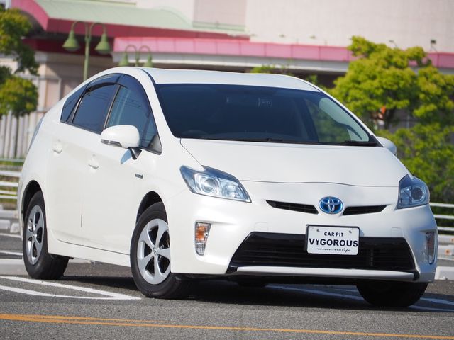 TOYOTA PRIUS 2015