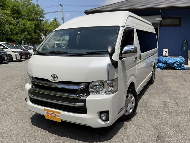 TOYOTA HIACE COMMUTER 2017