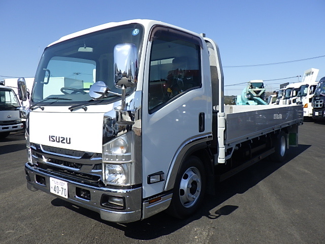 Isuzu ELF 2016