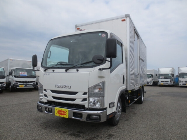 Isuzu ELF 2021