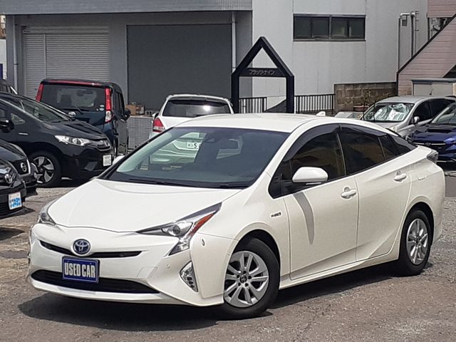 TOYOTA PRIUS 2016