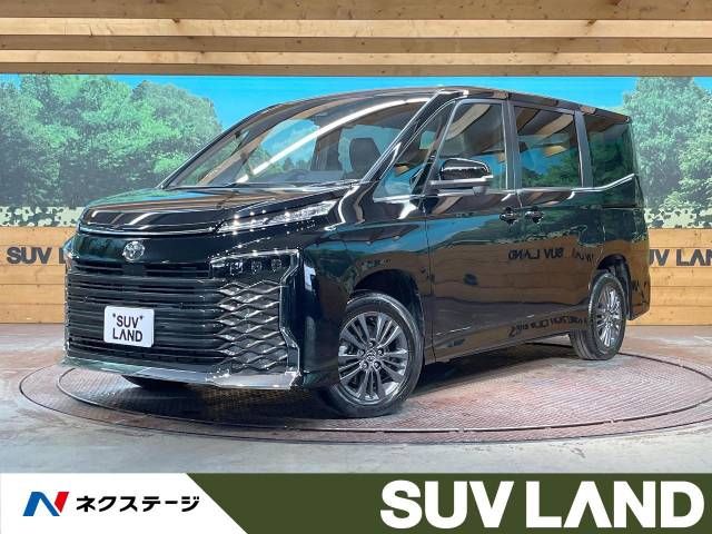 TOYOTA VOXY 4WD 2023