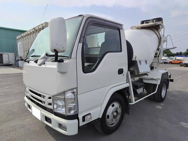 Isuzu ELF 2022