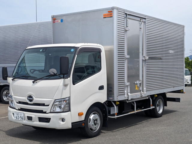 Hino DUTRO 2022