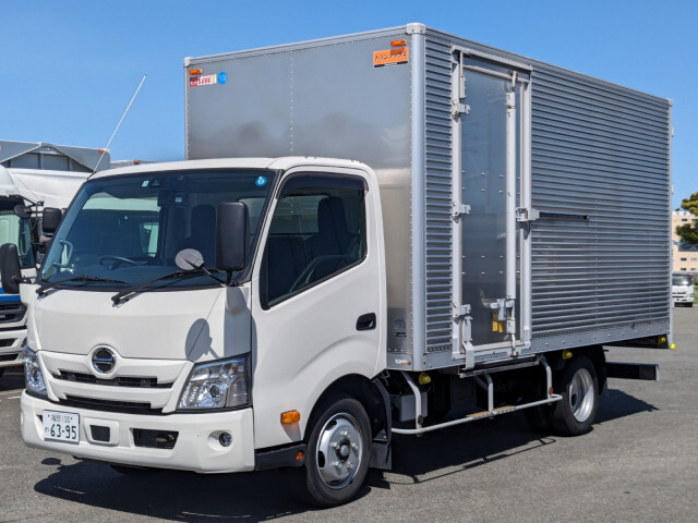 Hino DUTRO 2022