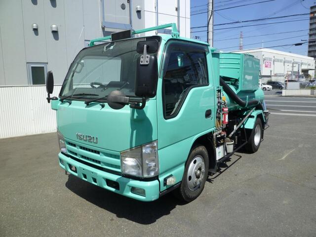 Isuzu ELF 2011