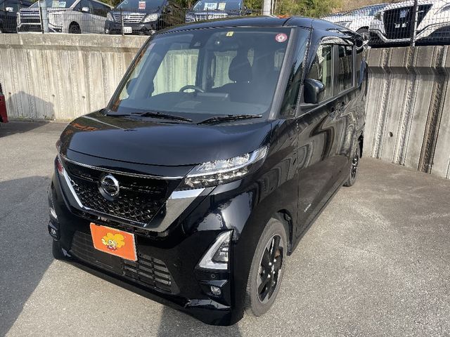 NISSAN ROOX 2021