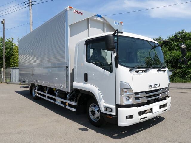 Isuzu FORWARD 2023