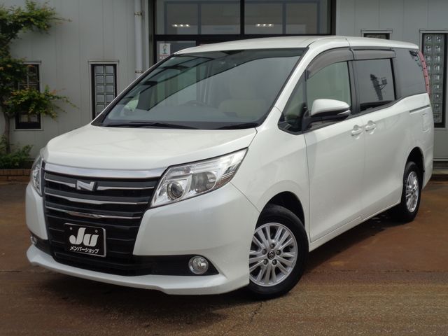 TOYOTA NOAH 4WD 2014