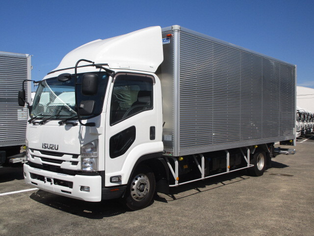 Isuzu FORWARD 2019