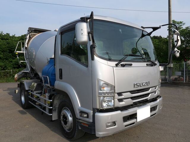 Isuzu FORWARD 2018