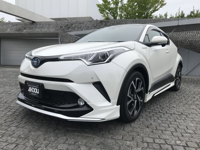 TOYOTA C-HR 2017