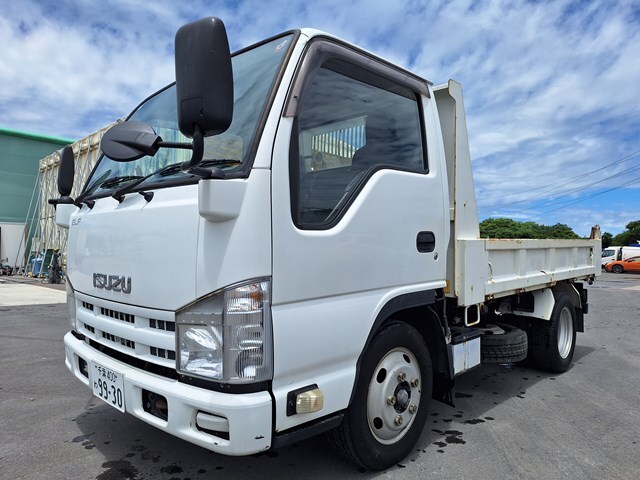 Isuzu ELF 2013