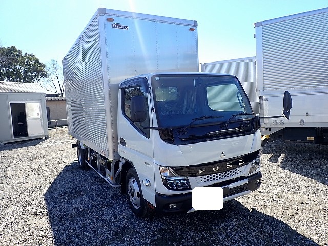 Mitsubishi CANTER 2023