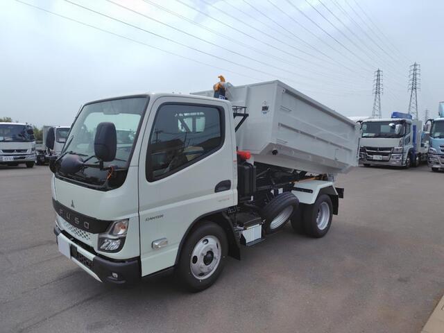 Mitsubishi CANTER 2023