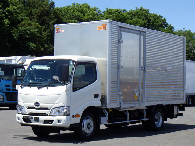 Hino DUTRO 2022