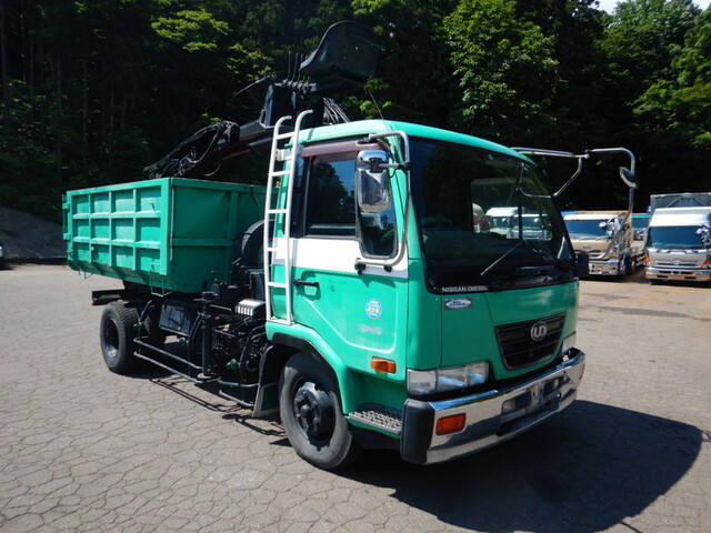 UD Trucks CONDOR 2003