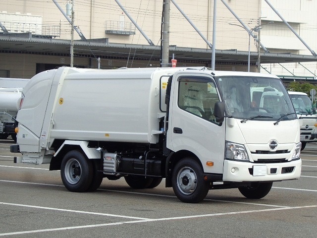 Hino DUTRO 2023