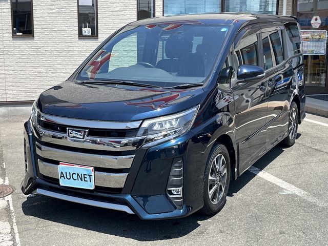 TOYOTA NOAH 2017